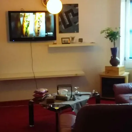 7 Holtystrasse Apartment